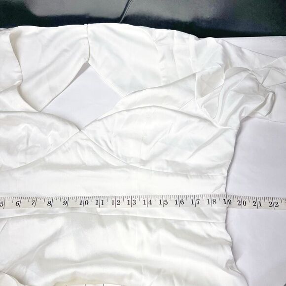 Lulus Elegant Confidence White Satin Flutter Sleeve Cutout Maxi Dress Size XL Ne - Picture 11 of 13